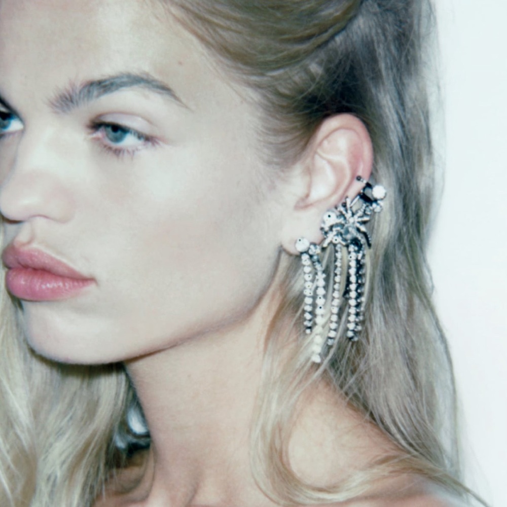 Zara 💎💎💎Rhinestone Ear Cuff - NWT